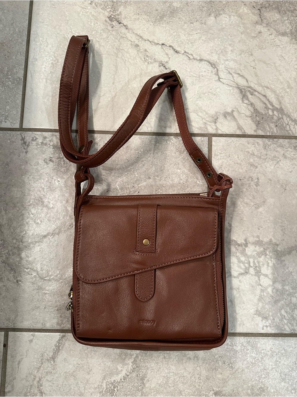 Minooy Brown Leather Crossbody Bag